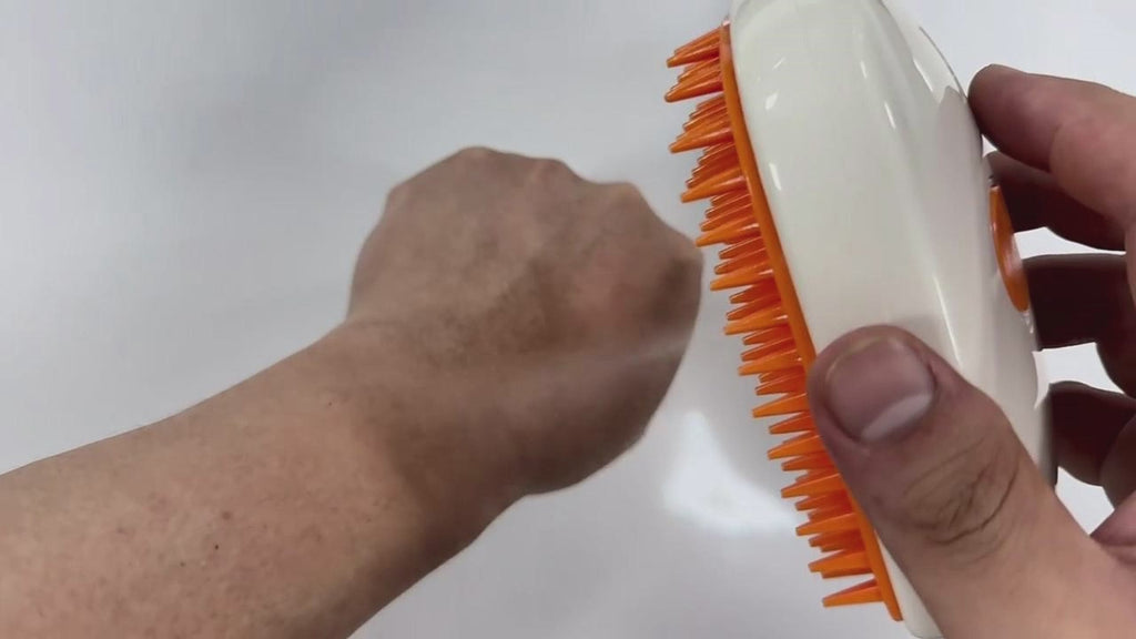 USB Rechargeable Pet Steam Brush – Self Cleaning Grooming Comb for Dogs & Cats